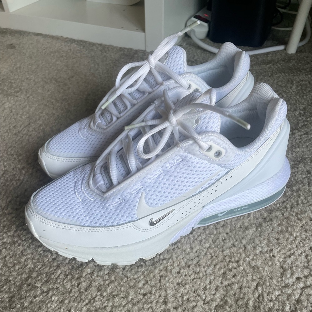 Nike air max pulse-almost brand new